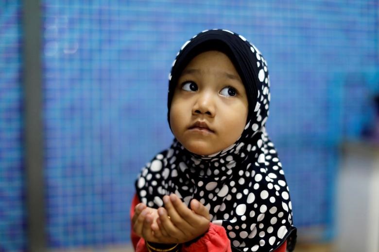 تصاویر زیبا از روزه‌داری مسلمانان سراسر جهان در ماه مبارک رمضان